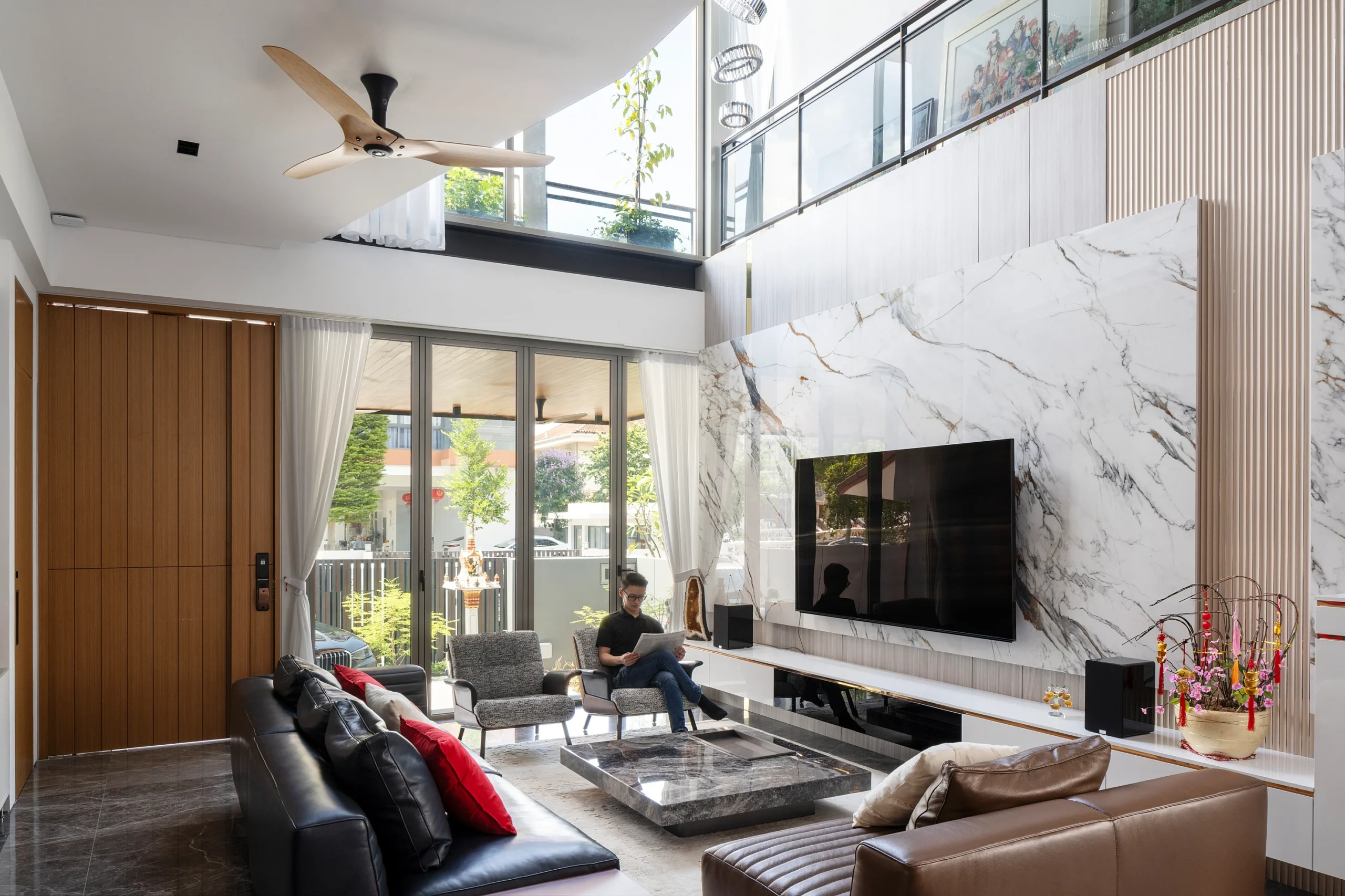 Modern Luxury ceiling fan in a living room
